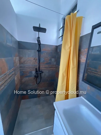  Contemporary Single-Story Villa – Pereybere