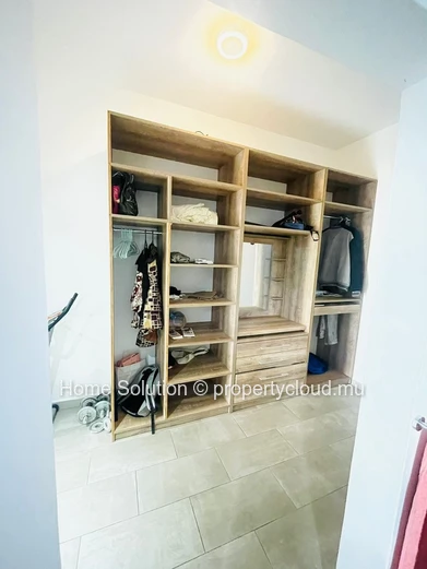 Spacious Ground Floor with Pool & Garden