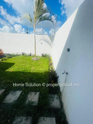 New Villa In Cap Malheureux – 20 Pieds  Road