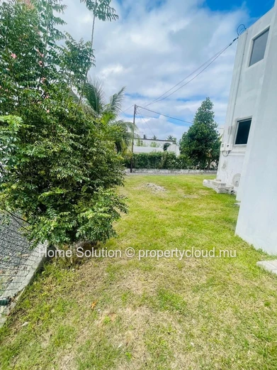 Spacious Ground Floor with Pool & Garden