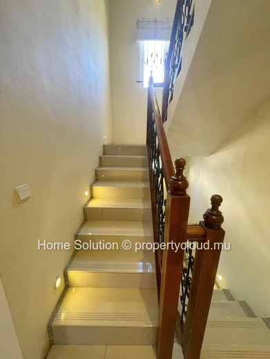 Elegant Contemporary Triplex – Grand Gaube