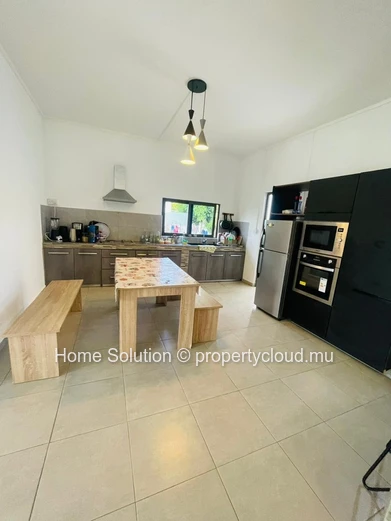 Spacious Ground Floor with Pool & Garden