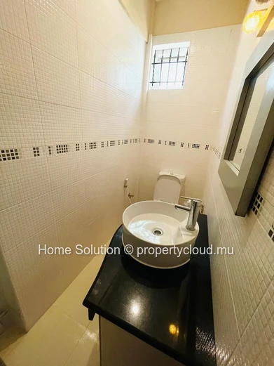 PEREYBERE – Quiet 2-bedroom apartment (Near Winner's)
