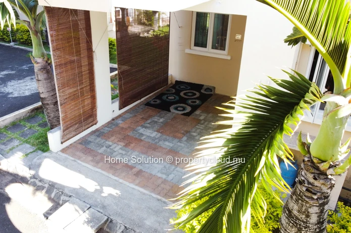 Elegant Contemporary Triplex – Grand Gaube