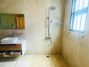 4 Bedroom Villa