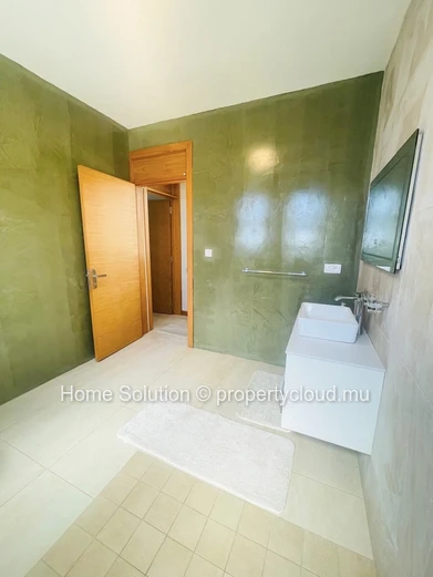 PET FRIENDLY VILLA – A haven of peace with a secure swimming pool