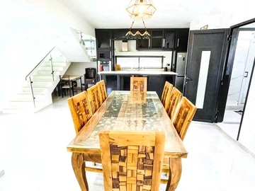 5 Bedroom Villa