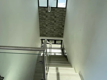 5 Bedroom Villa
