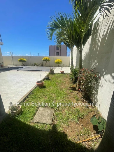 PET FRIENDLY VILLA – A haven of peace with a secure swimming pool