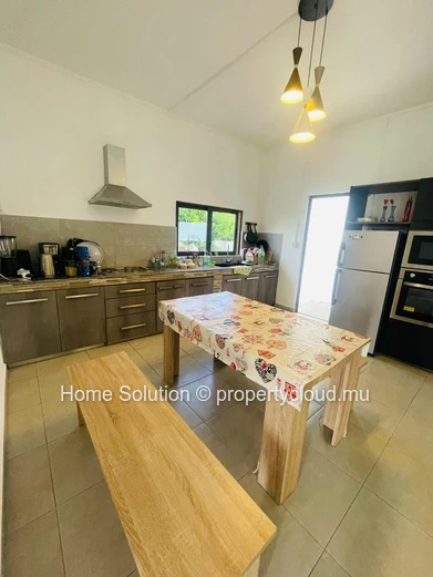 Spacious Ground Floor with Pool & Garden