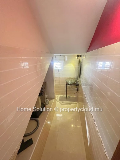 Elegant Contemporary Triplex – Grand Gaube