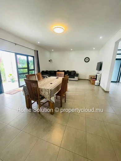 Spacious Ground Floor with Pool & Garden