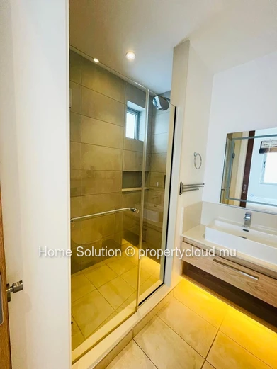 "PET-FRIENDLY" Beachfront Apartment