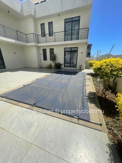 PET FRIENDLY VILLA – A haven of peace with a secure swimming pool