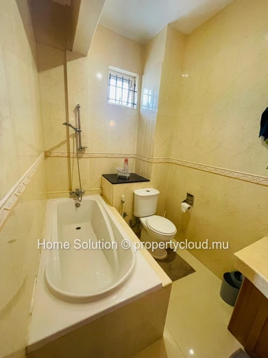 PEREYBERE – Quiet 2-bedroom apartment (Near Winner's)