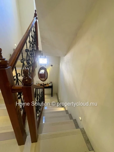 Elegant Contemporary Triplex – Grand Gaube