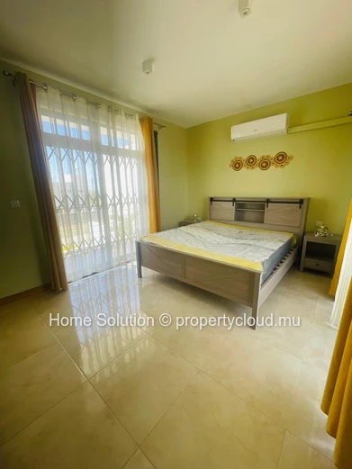 PET FRIENDLY VILLA – A haven of peace with a secure swimming pool