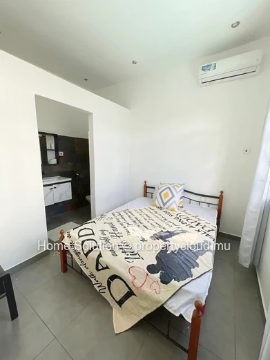  Contemporary Single-Story Villa – Pereybere